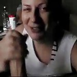 A esta jovencita le gusta masturbarse en el ciber