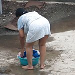 Japonesa nerviosa sometida por su papi chupa su primera polla