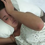 Choni inglesa le come el culo a su productor porno en el casting